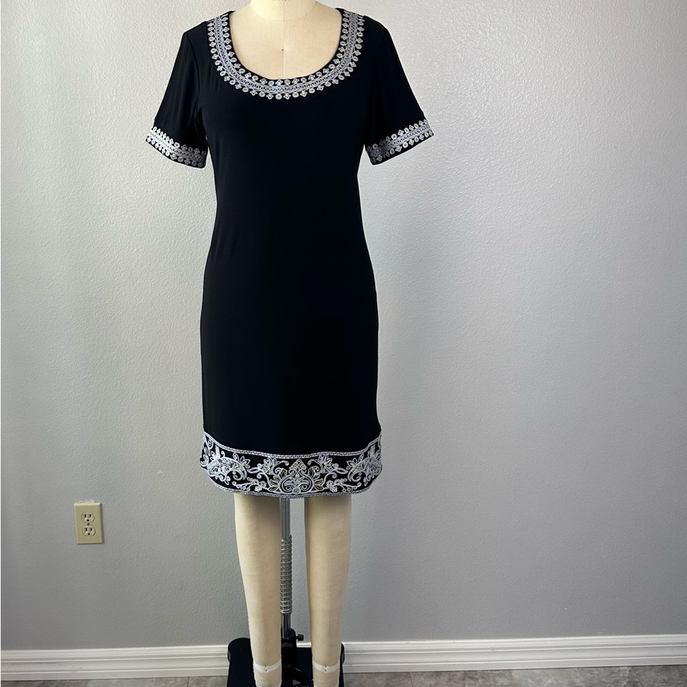 Ronni Nicole Dress Size 8 Jersey Black Embroidered Short Sleeve
